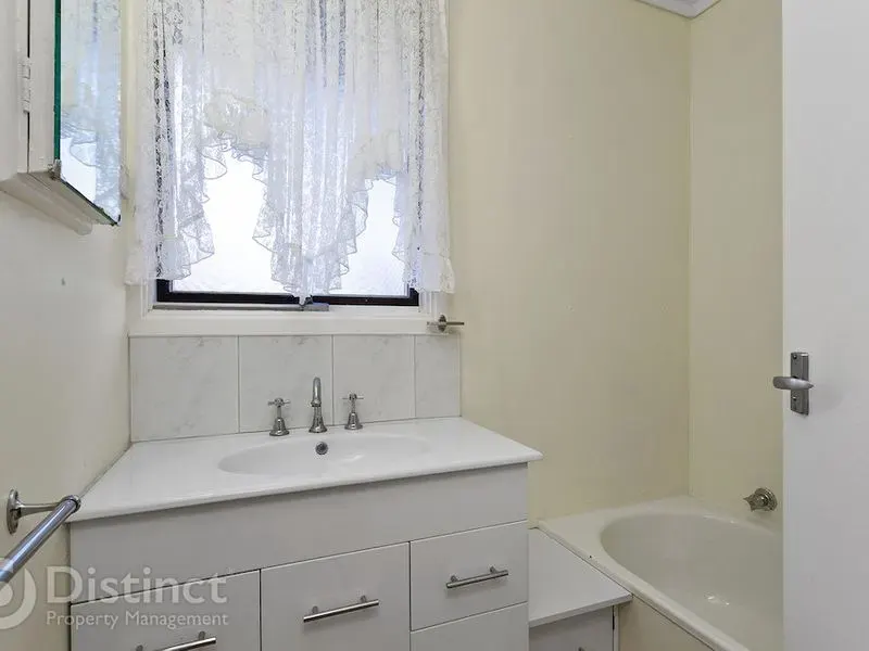 10 Bendigo Street, Fisher, photo 9