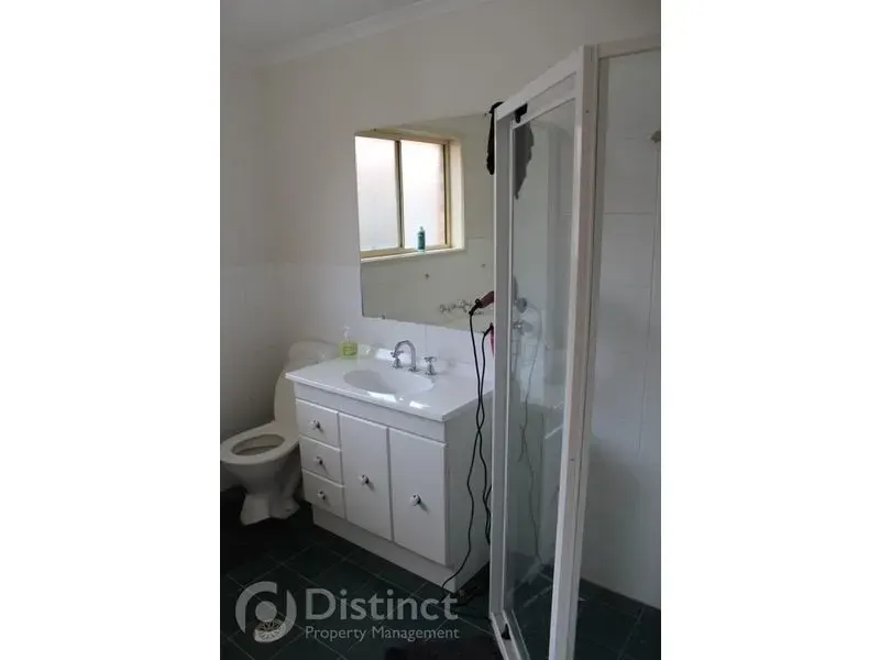 70 Wanderer Court, Amaroo, photo 10