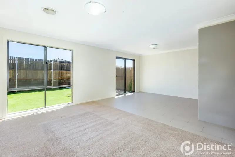 18 Hugh Gilchrist Street, Casey, photo 2