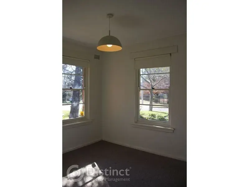 9 Barrallier Street, Griffith, photo 6