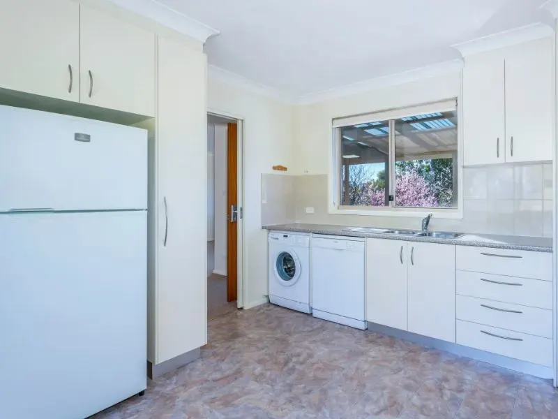 58 Dennis Street, Garran, photo 5