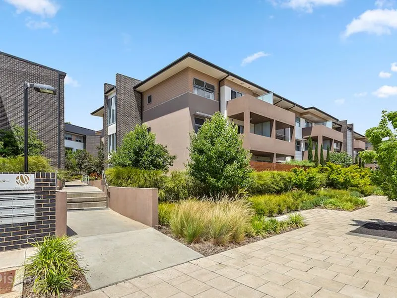 142/121 Easty Street, Phillip, photo 1