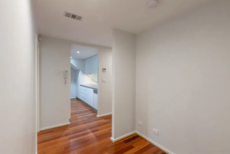 13/34 Canberra Avenue, Forrest ACT 2603, photo 4