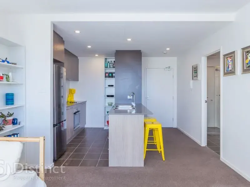 284/7 Irving Street, Phillip, photo 4