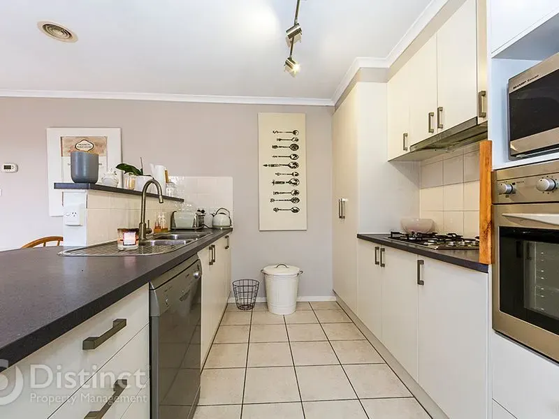 2/128 Katherine Avenue, AMAROO ACT 2914, photo 2