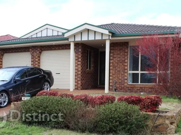 70 Wanderer Court, Amaroo, photo 1