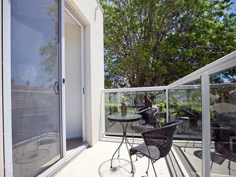 8/11 Wise Street, Braddon, photo 9