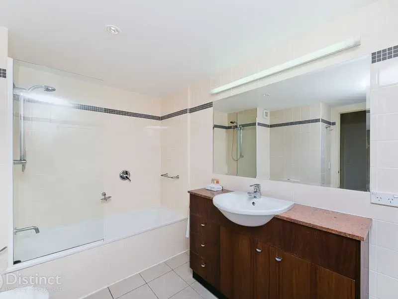 98/23 Macquarie Street, Barton, photo 8
