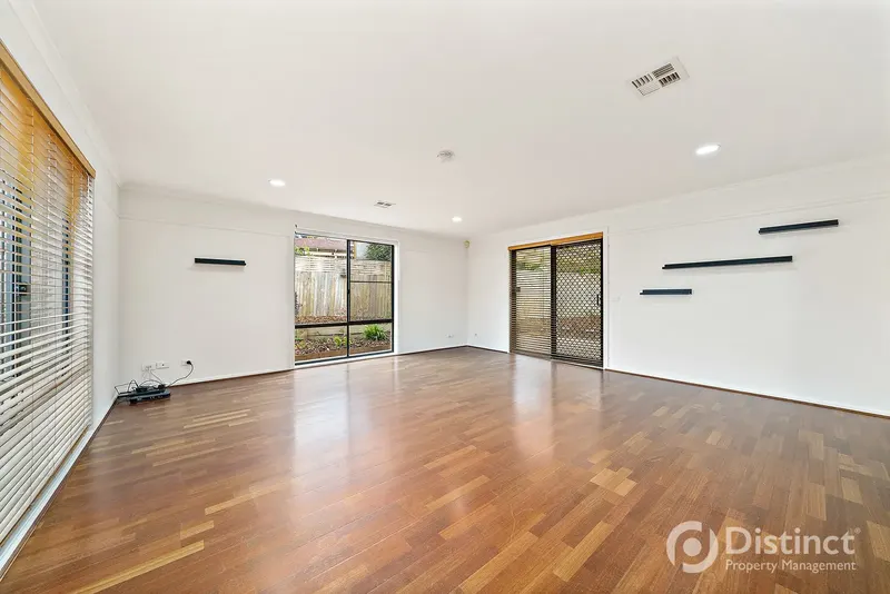 33 Dobell Circuit, Conder, photo 11