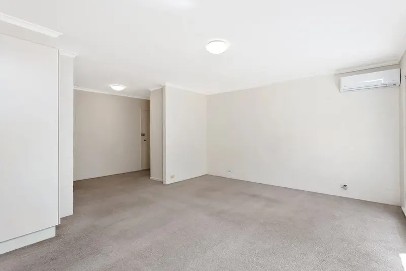 4/30 Bootle Place, Phillip, photo 8