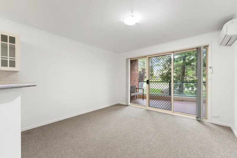 24/44 Jerrabomberra Avenue, Narrabundah, photo 4