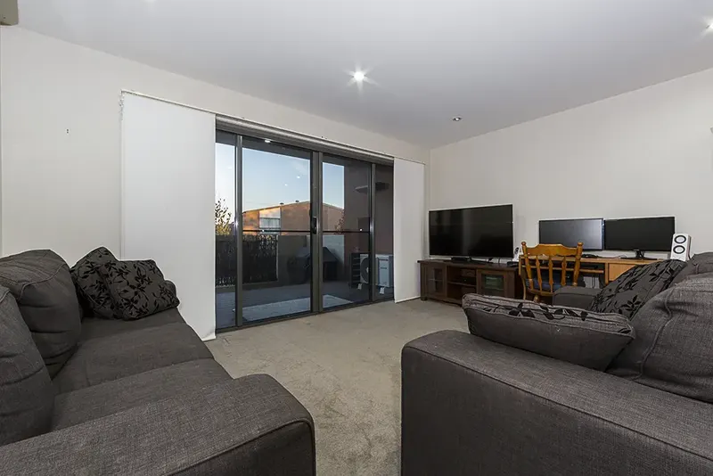 61/100 Henry Kendall Street, Franklin, photo 2