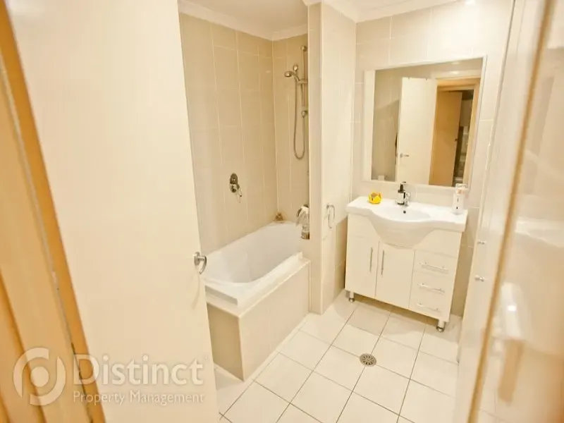 13/114 Athlon Drive, Greenway, photo 7