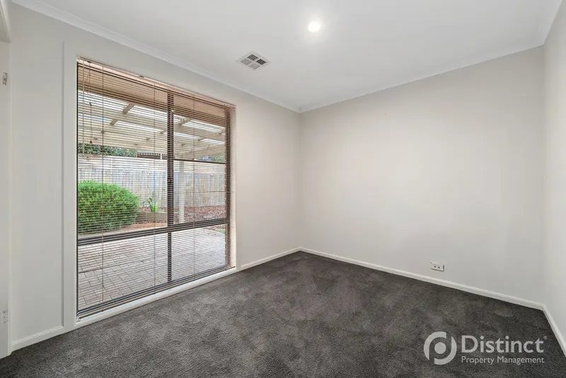 33 Dobell Circuit, Conder, photo 8