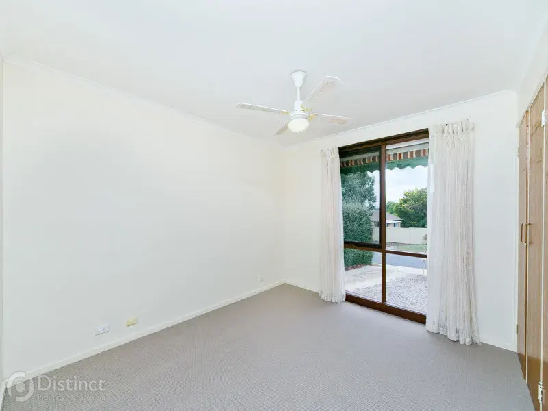 30 Jenner Court, Wanniassa, photo 5