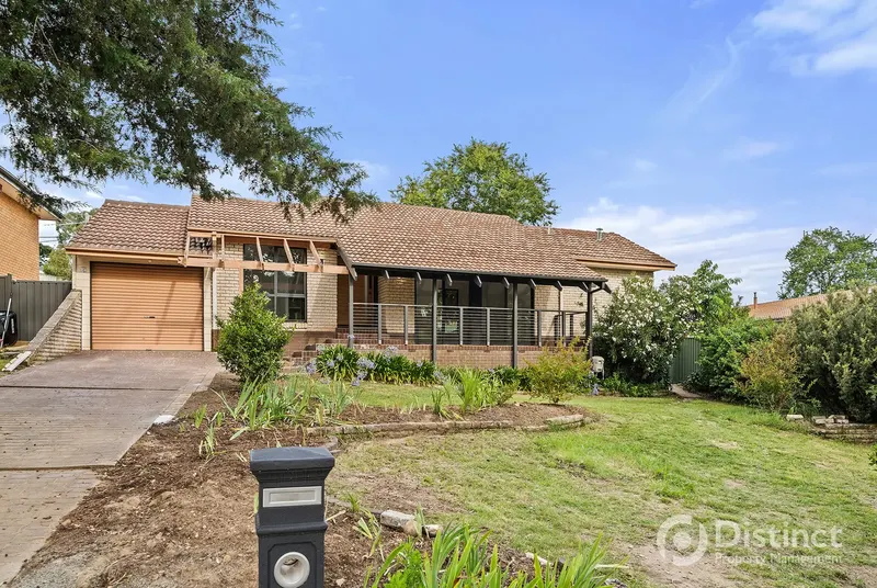 4 Achernar Close, Giralang