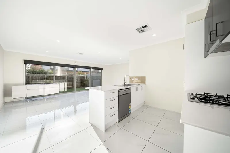 70/4 Pearlman Street, Coombs, photo 5