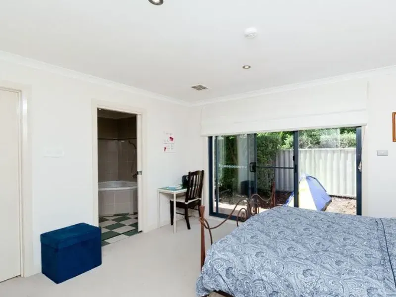 22 Macleay Street, Turner, photo 5