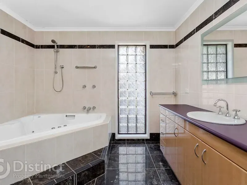 5 Tannabar Place, Isabella Plains, photo 10