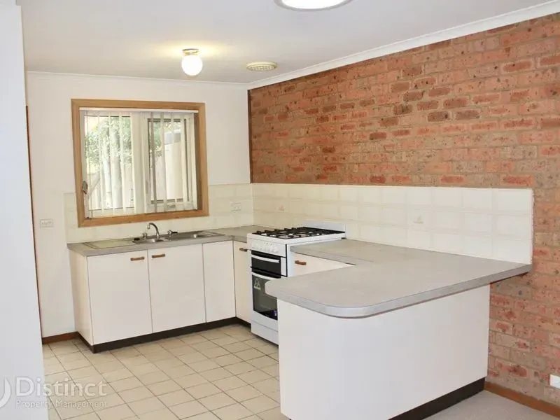 8/24 Beazley Crescent, Calwell, photo 2