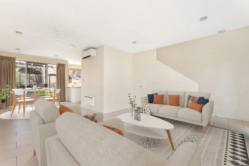 10 Dobikin Street, Crace, photo 2