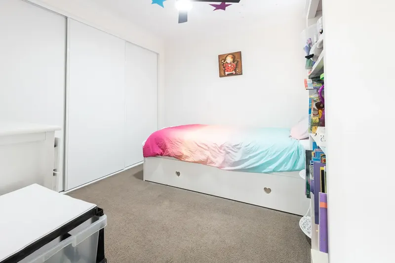 32 Isbister Street, Macgregor, photo 8
