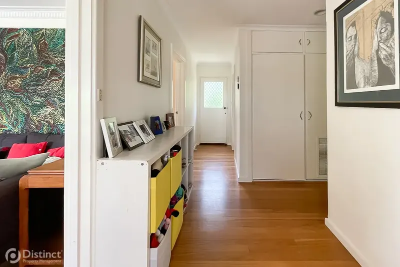 48 Holmes Crescent, Campbell, photo 11