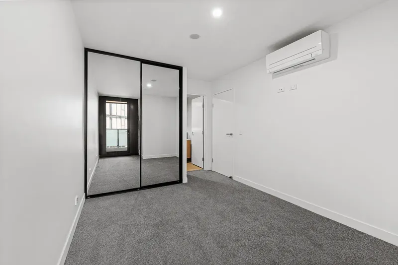 212/220 Melrose Drive, Phillip, photo 6