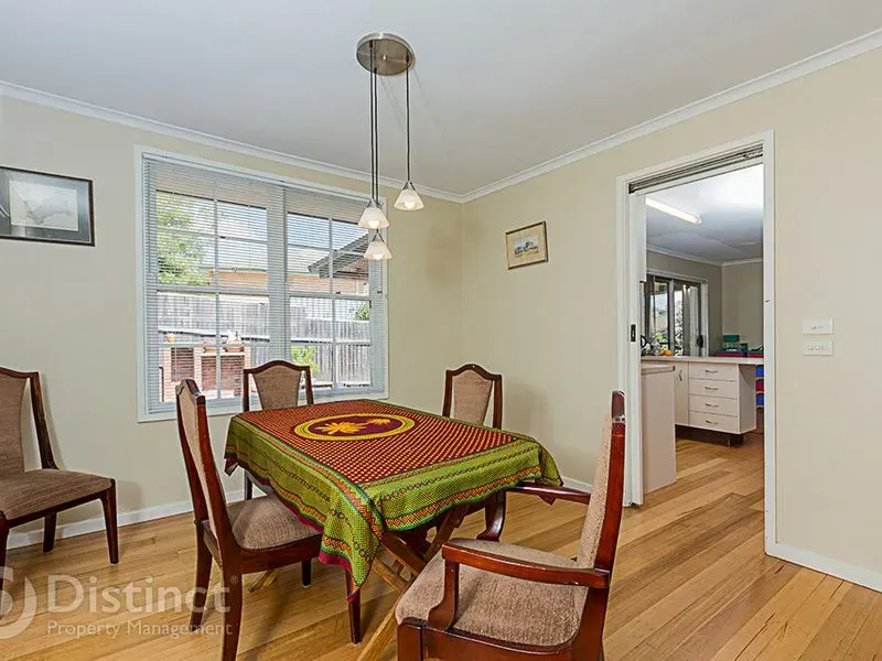 42 Solomon Crescent, Latham, photo 3
