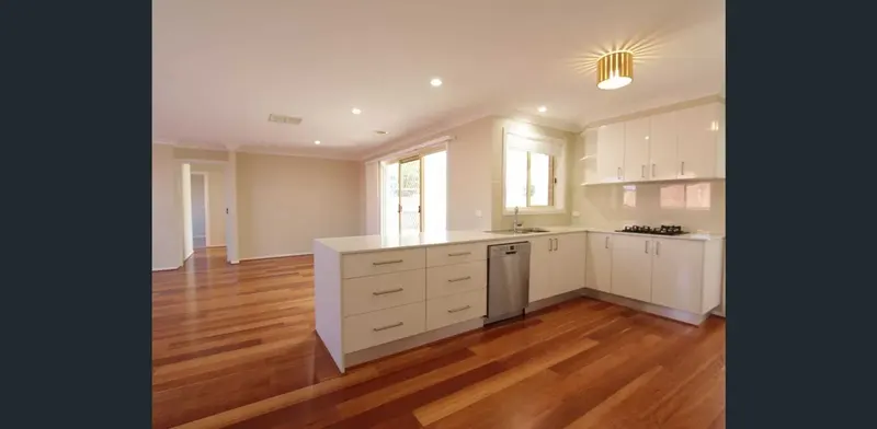 5 Sale Place, Amaroo, photo 5