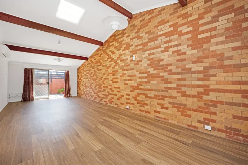 2/87-89 Donald Road, Karabar, photo 4