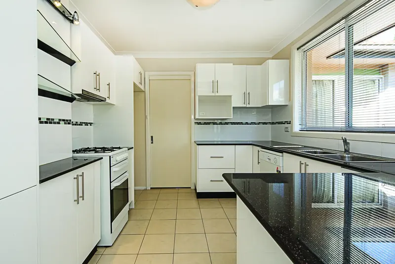 5 Atholbar Way, Karabar, photo 3