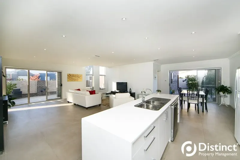 2 Eric Wright Street, Forde, photo 3