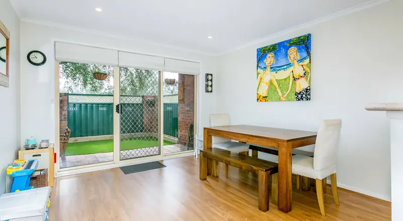 2/44 Jerrabomberra Avenue, Narrabundah, photo 3