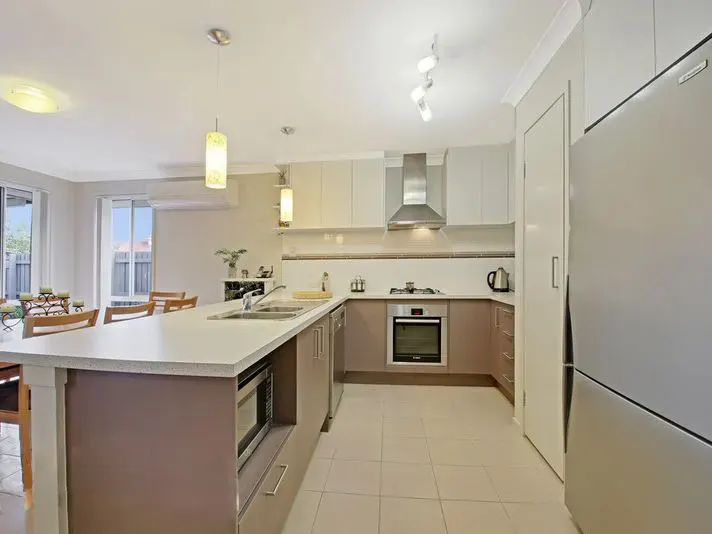 83 Donald Horne Circuit, Franklin, photo 6