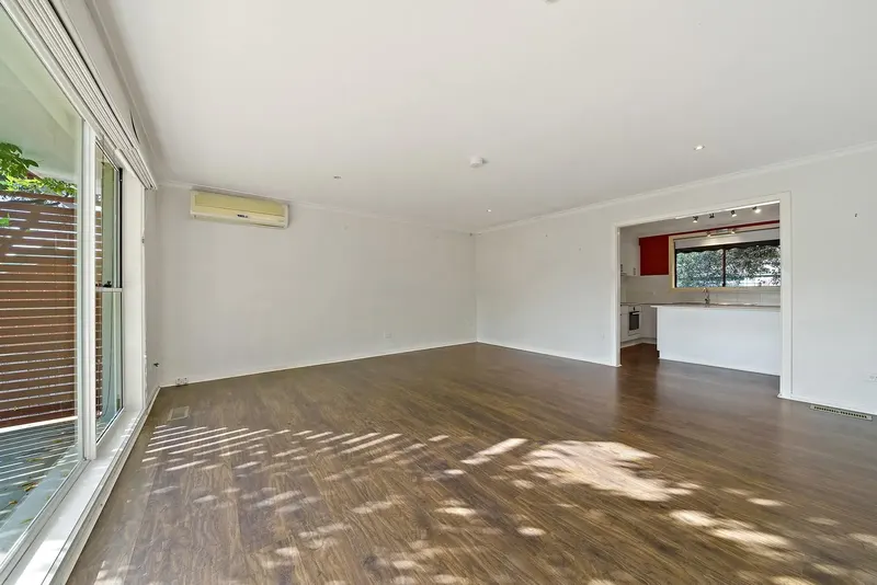 80 Walker Crescent, Narrabundah, photo 4