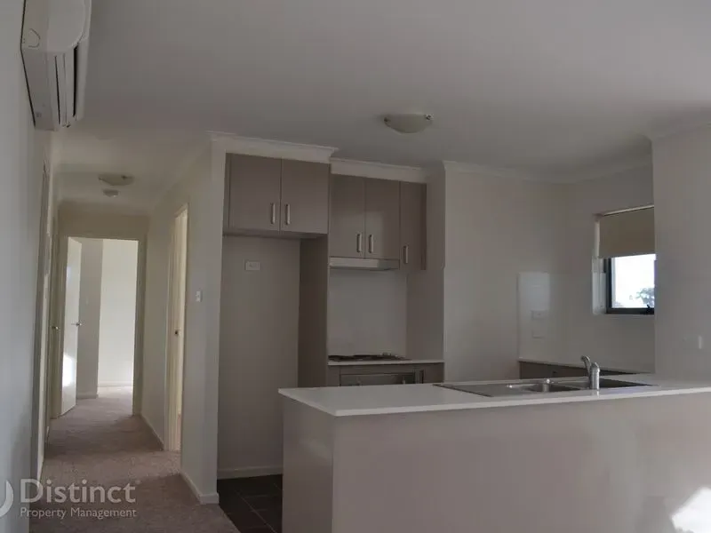 33/75 Elizabeth Jolley Crescent, Franklin, photo 3