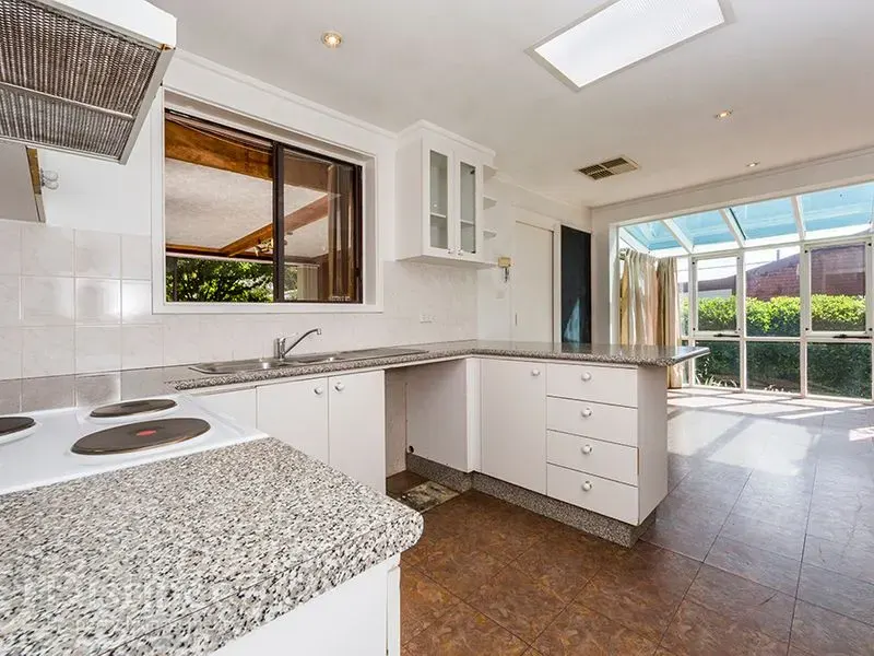16 Gollan Street, Evatt, photo 2