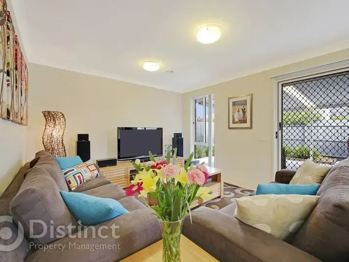 83 Donald Horne Circuit, Franklin, photo 6
