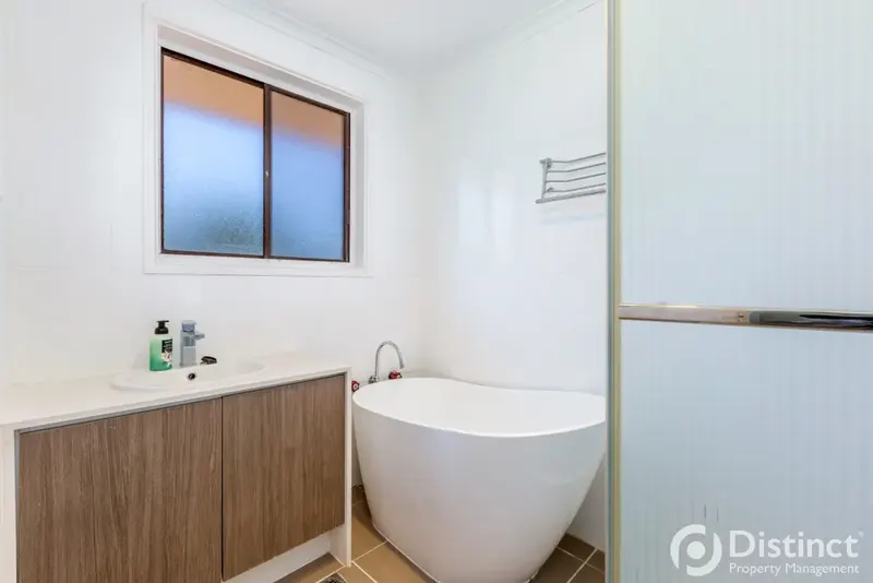 9 Langridge Street, Wanniassa, photo 8