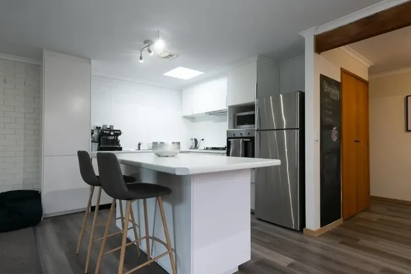 6 Moorehead Place, Latham, photo 3