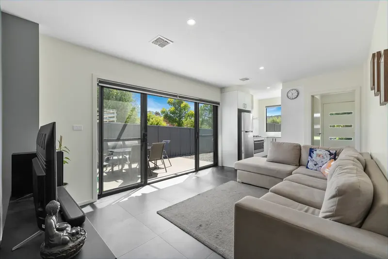 1/4 Powell Street, Queanbeyan East, photo 2