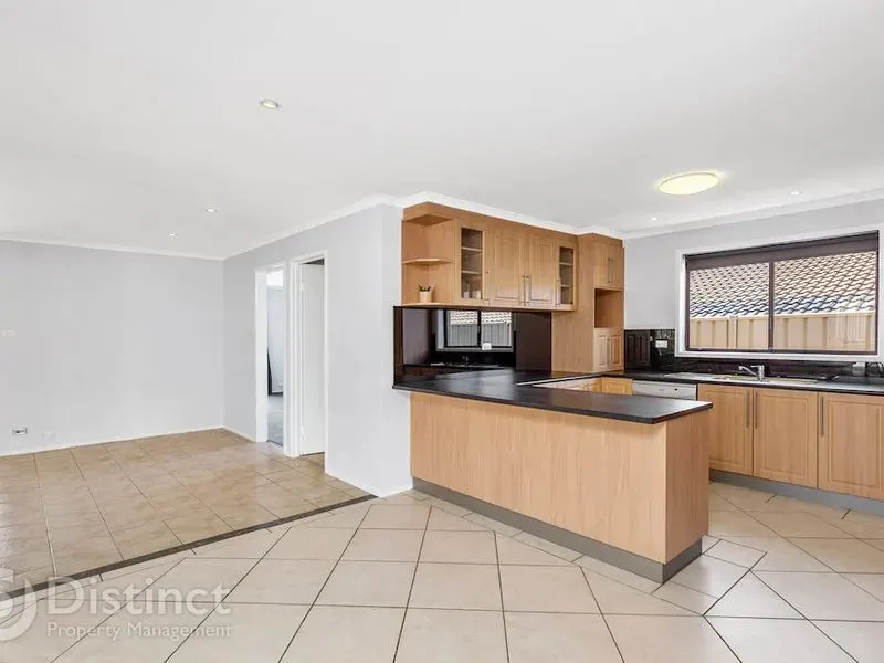 5 Tannabar Place, Isabella Plains, photo 3