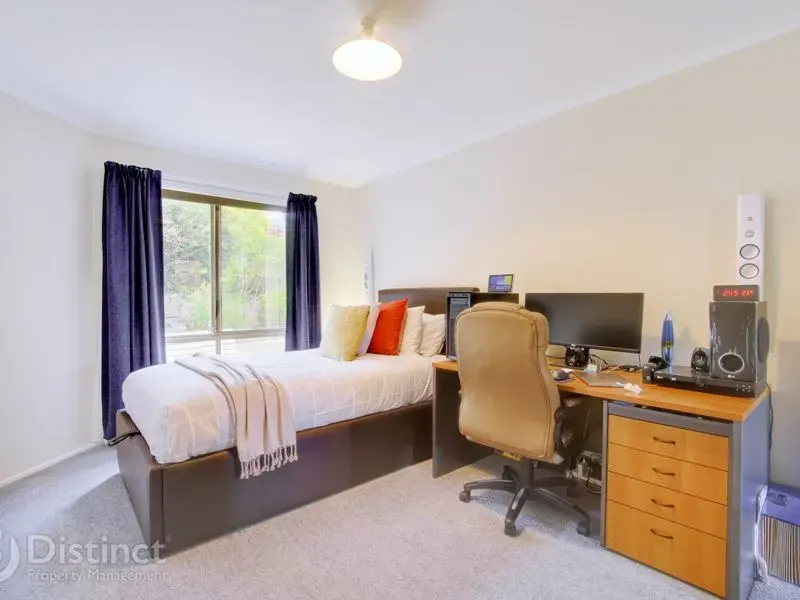 17 Whitty Crescent, Isaacs, photo 11