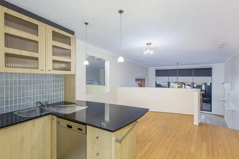 17/66 Allara Street, City, photo 5