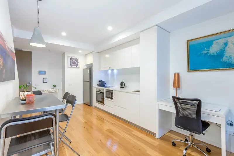 119/50 Eastlake Parade, Kingston, photo 3