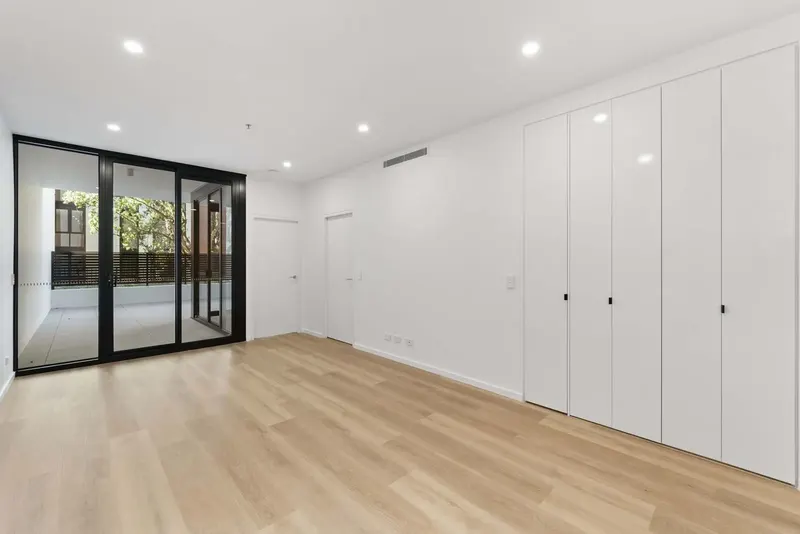 209/21 Captain Cook Crescent, Griffith, photo 7