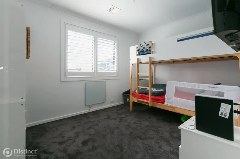 54 Jackie Howe Crescent, Macarthur, photo 11