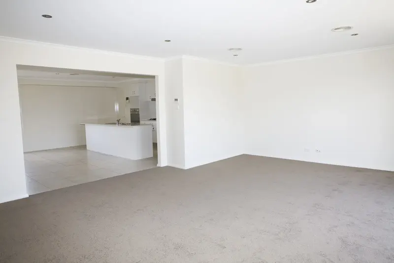 115 Anthony Rolfe Avenue, Gungahlin, photo 3