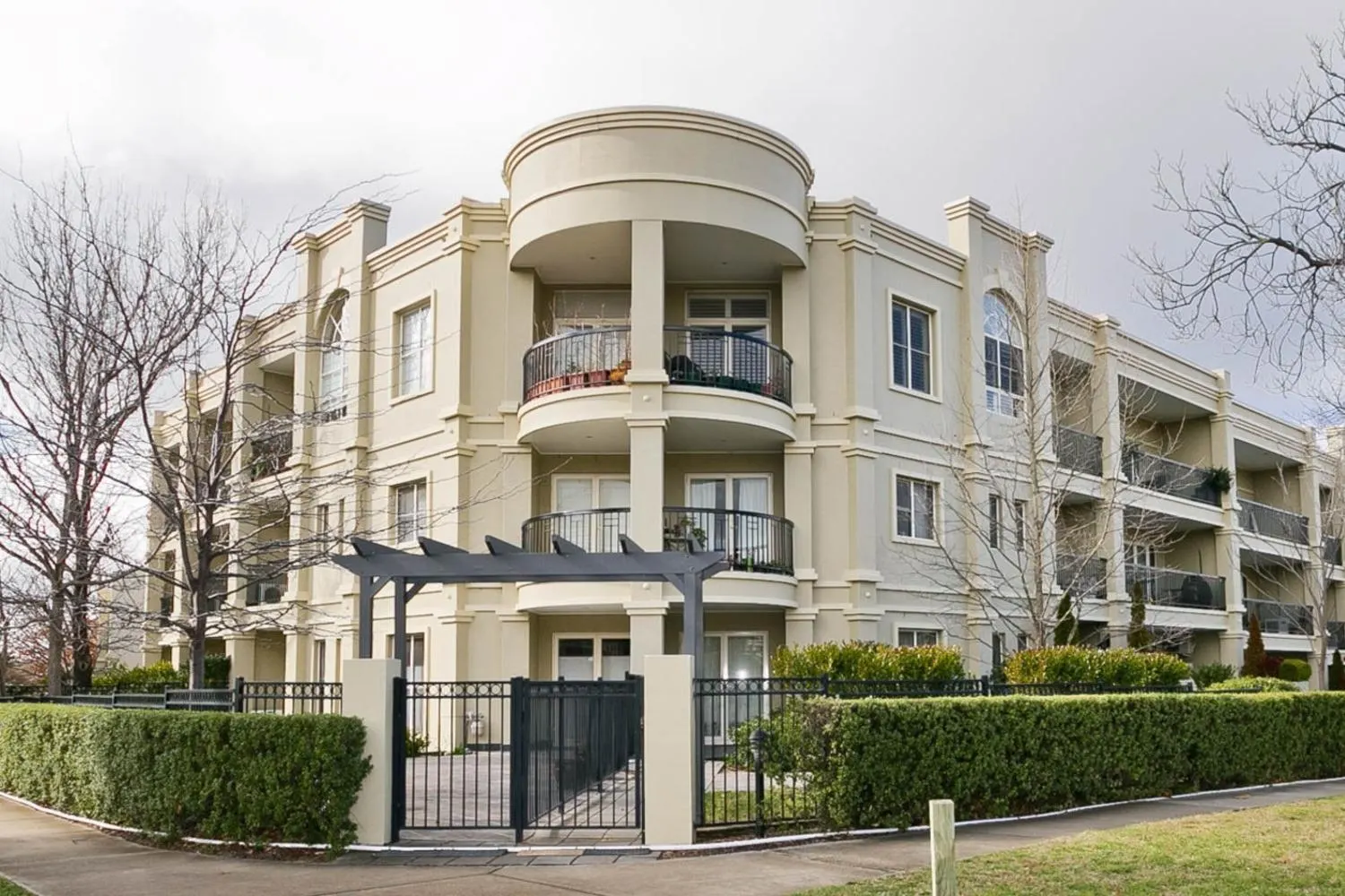 11/15 Fitzroy Crescent, Forrest, photo 1